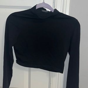 Pretty little thing crop long sleeve black